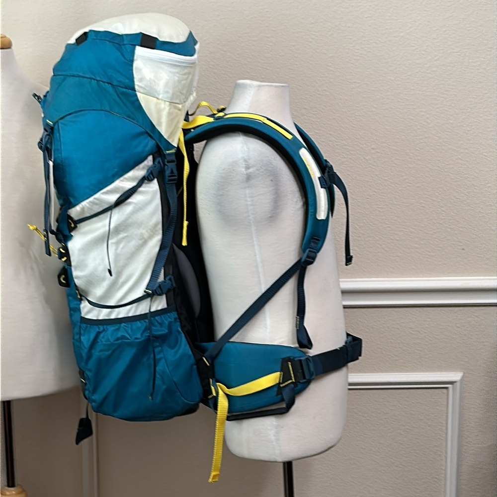 Jansport TAHOMA 67 LITER TALL BACKPACK - Code Blue